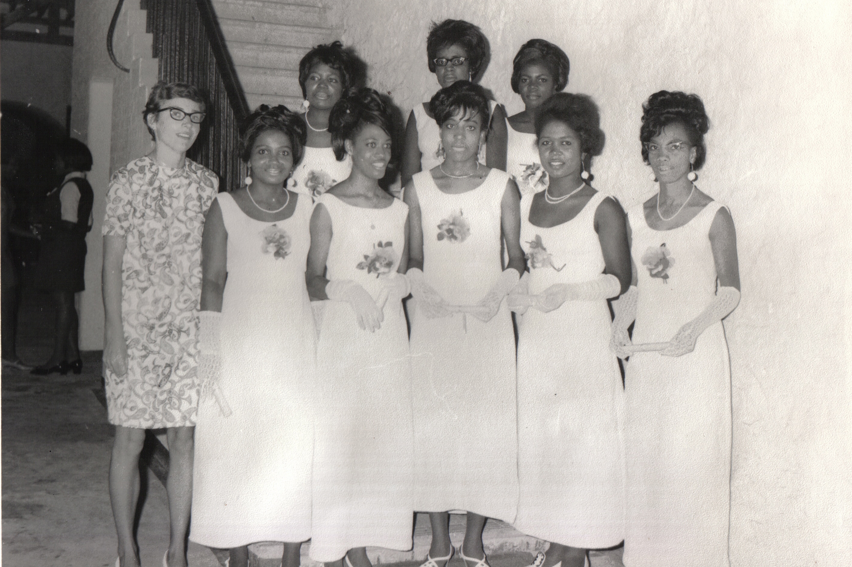 Mary Robinson Slabey '64 with St. Lucian students.