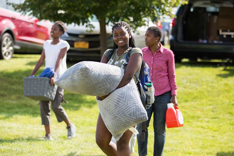 Move-in Day 2017 student