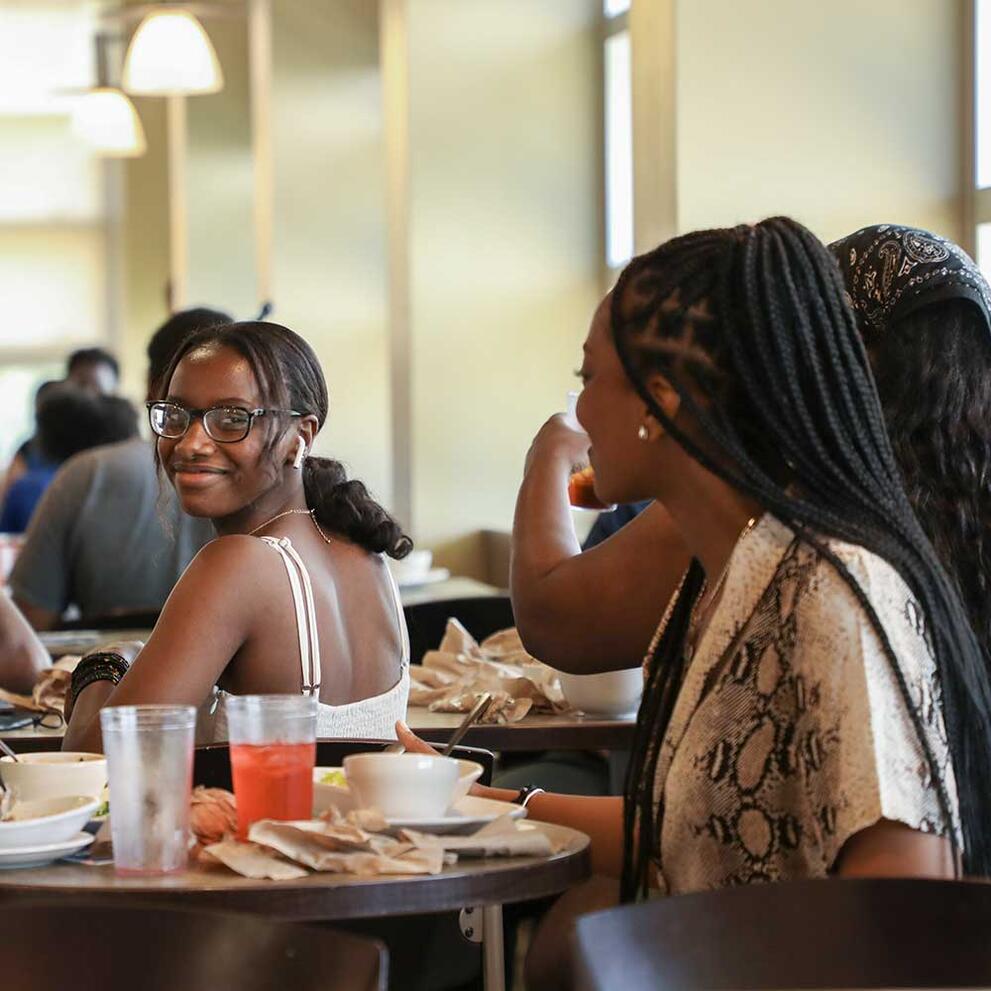 SUNY Geneseo students dining